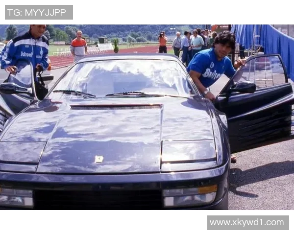 足球明星战靴大揭秘各大品牌背后的故事与技术创新分析